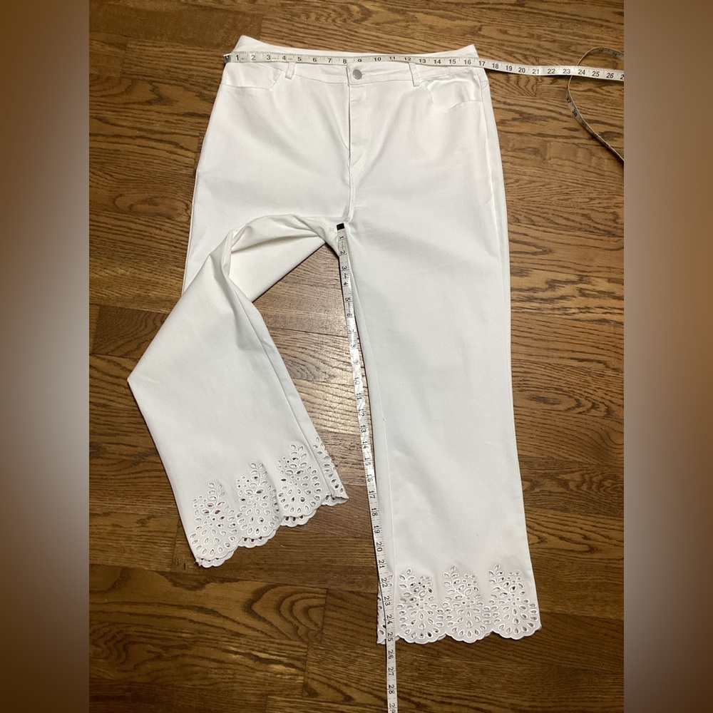 Bibi white cotton stretch eyelet hem ankle pants Size XL - Picture 10 of 10